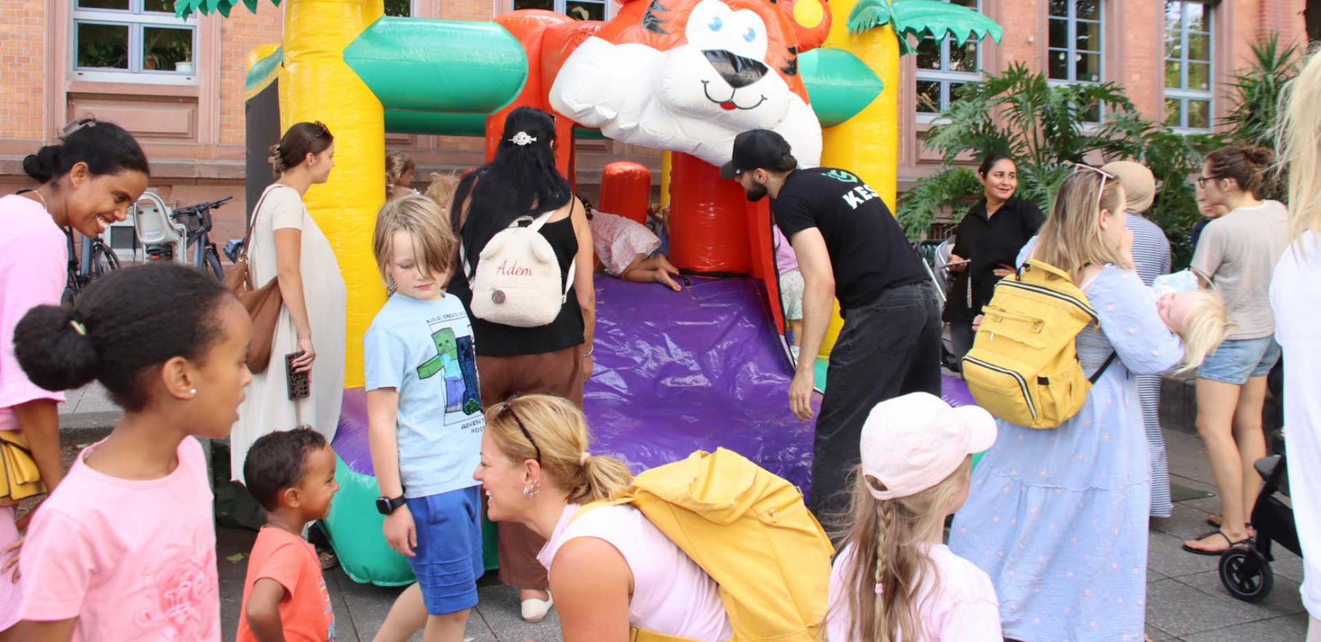 Beitragsbild für Kindersommerfest rund um die Schilllerschule zum 100-jährigen Jubiläum von Eis Oberfeld in Lampertheim am 7. August